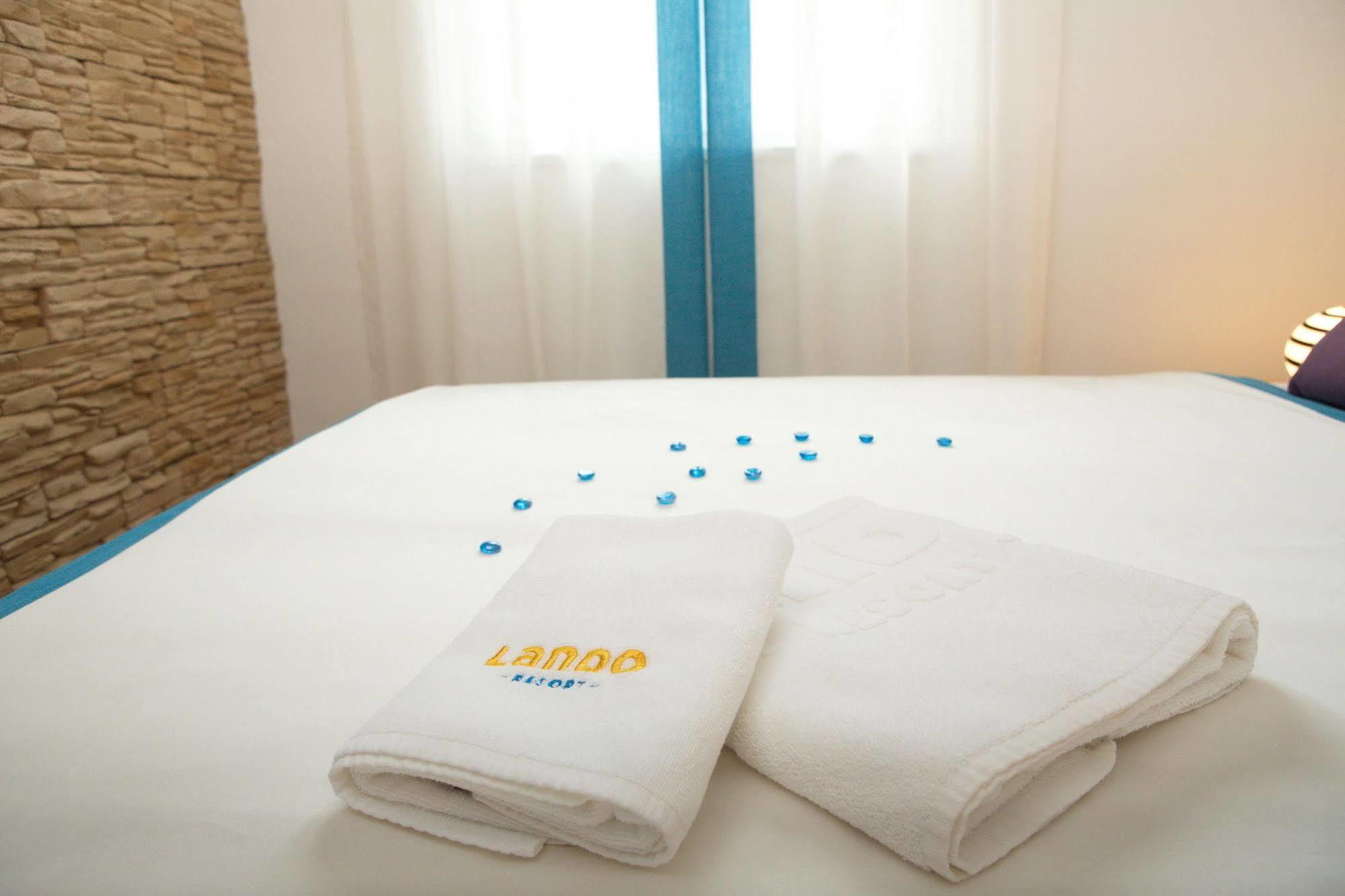 Lando Resort Kampor Eksteriør billede